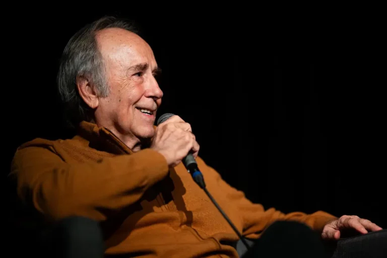 Joan Manuel Serrat recibe el primer Premio de Honor de la Academia de la Música de España