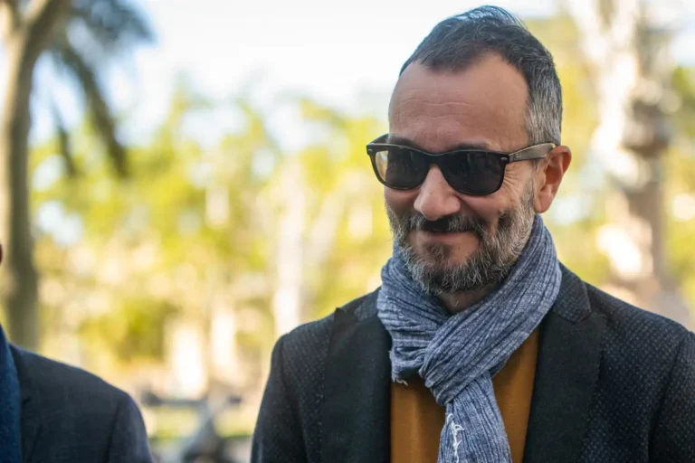jair domínguez exonerado por proponer enfrentar el fascismo "con un puñetazo en la boca"