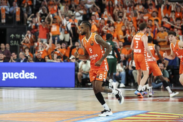 El Valencia Basket supera al Panathinaikos y alcanza la Final Four de la Euroliga