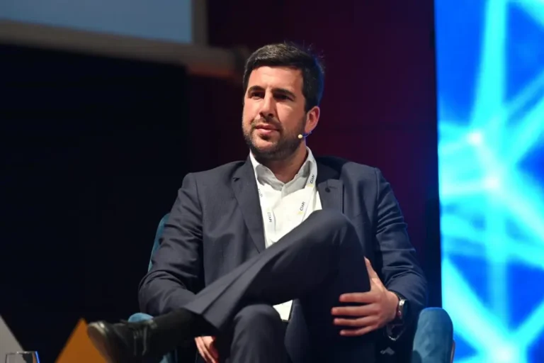Enrique Riquelme anunciará en breve si se postula para presidir el Real Madrid