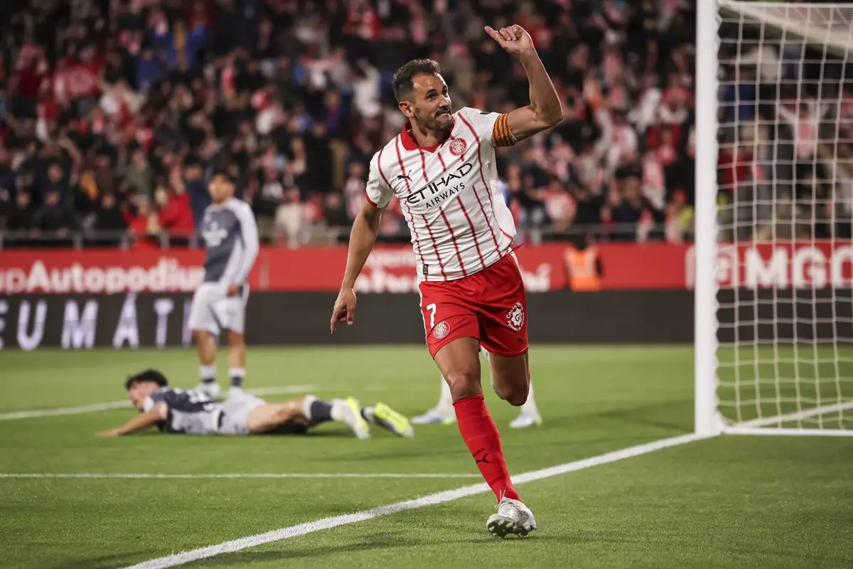 la real sociedad frena al girona y valencia y rayo empatan en la zona media