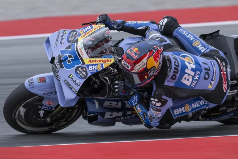 Alex Márquez vence al 'poleman' Acosta en la carrera sprint en casa