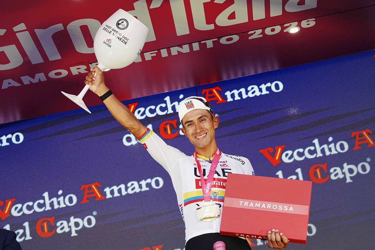 Jhonny Narváez se lleva otra etapa en el Giro a pesar del esfuerzo de Javier Romo