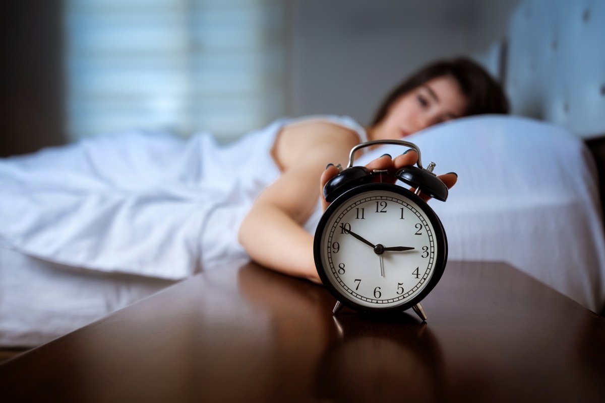 Dormir menos de 6 horas o más de 8 acelera el envejecimiento de los órganos