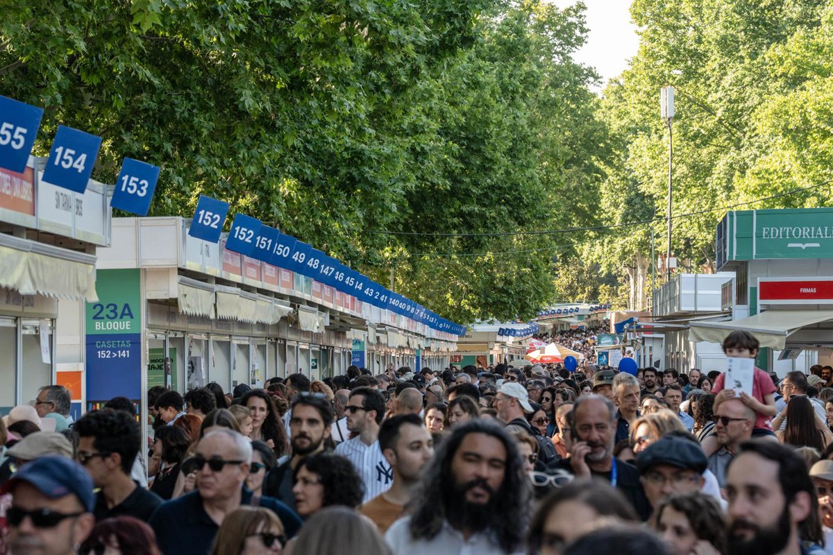El Papa y Bad Bunny complicarán la 85ª Feria del Libro de Madrid: "Os costará más llegar"