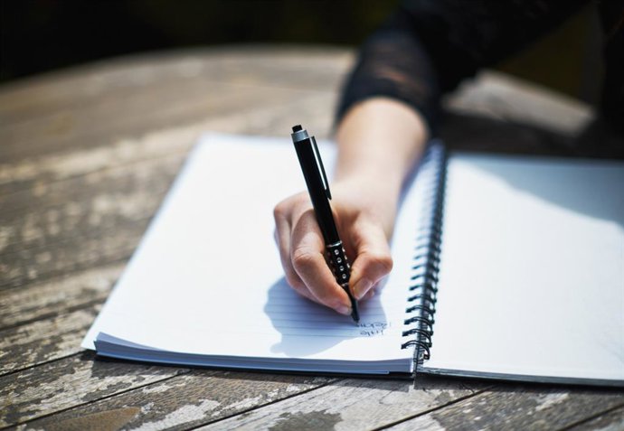 Archivo - Escribir a mano