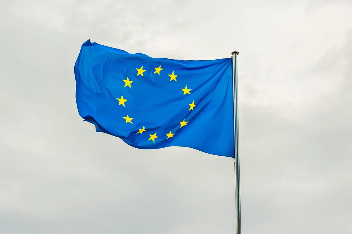 Bruselas apoya ante la Eurocámara el uso temporal de fondos europeos para pensiones en España