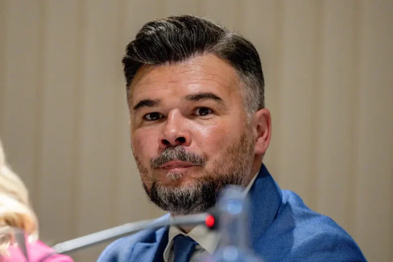 Mapa de la izquierda ante la propuesta de Rufián: peticiones de aclaración y rechazo de Adelante