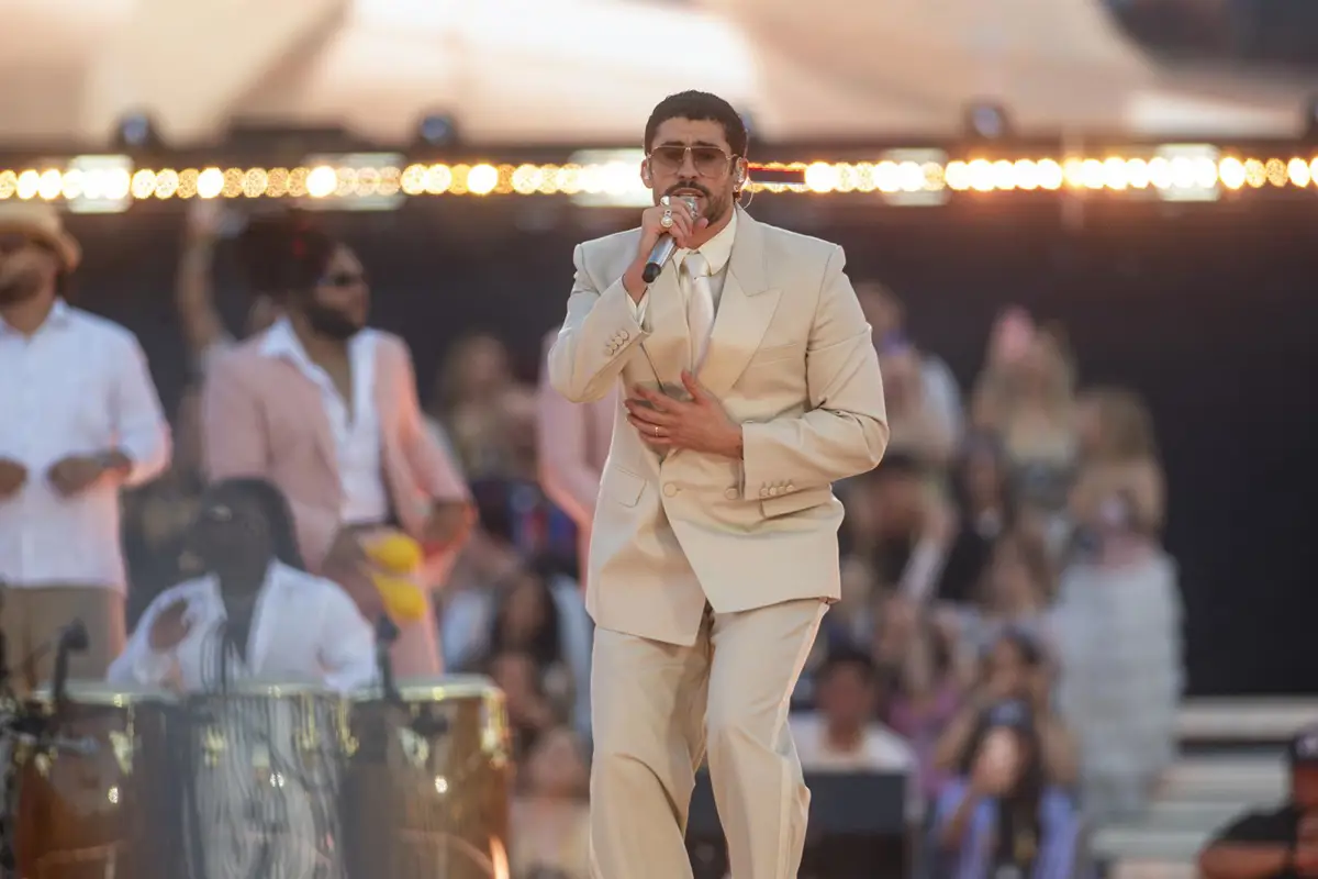 Los conciertos de Bad Bunny generarán entre 14 y 28 millones en restaurantes, según Hostelería