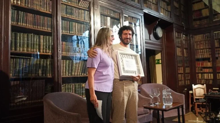Marwán, embajador humanitario de UNRWA España, canta por la paz y la esperanza