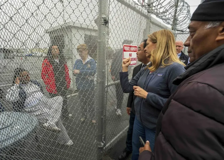 La gobernadora de New Jersey critica al ICE por restringir el acceso a un centro de detención