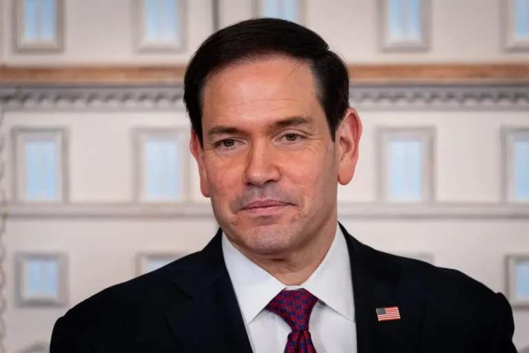 Rubio sostiene que Ormuz debe estar "abierto" y "sin peajes" tras acuerdo con Irán