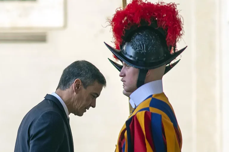 Sánchez viaja a Roma para reunirse con el Papa, pero no habrá encuentro con Meloni
