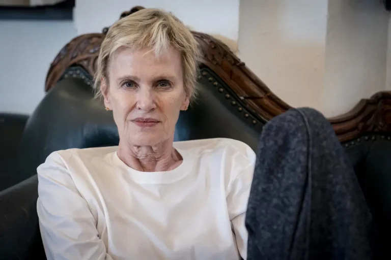 Siri Hustvedt denuncia la misoginia hacia su intelecto por ser la esposa de Paul Auster