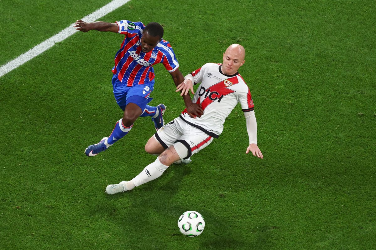 descanso en la final de la conference league: crystal palace 0