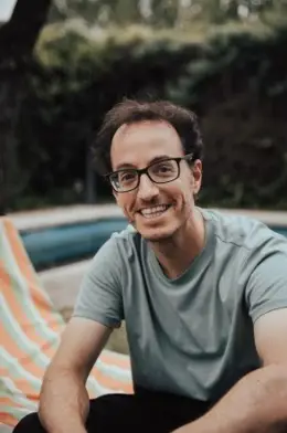 Javier Marco dirige 'A la cara': "Si el 'hater' tuviera enfrente a su víctima, lo pensaría dos