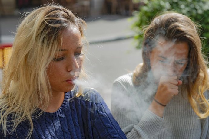 Archivo - Tabaco, humo, fumador pasivo