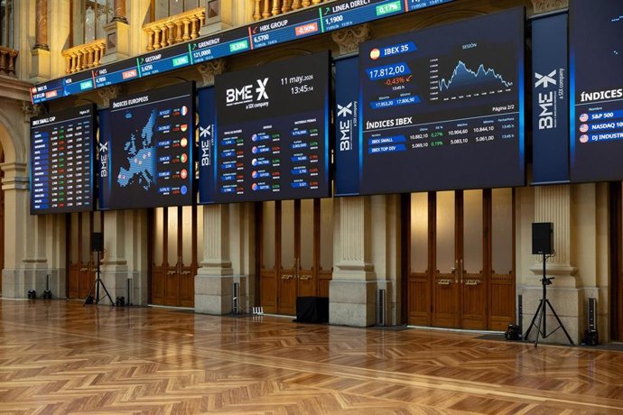 Paneles informativos en el Palacio de la Bolsa de Madrid, a 11 de mayo de 2026, en Madrid (Espa&ntilde;a).
