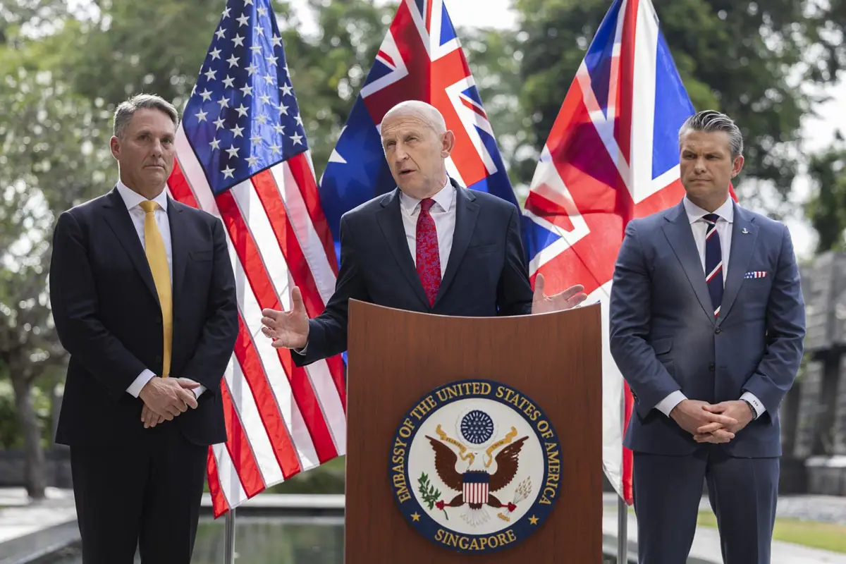 EEUU, Reino Unido y Australia fortalecen su pacto de defensa en Singapur con drones