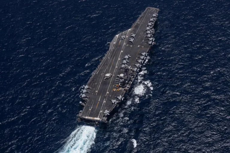 EEUU intercepta buque comercial en el golfo de Omán por desobedecer el bloqueo naval