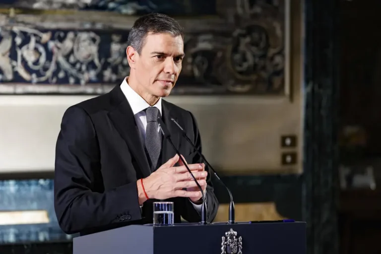 Sánchez despide a Josefina Molina como pionera del cine español y referente cultural