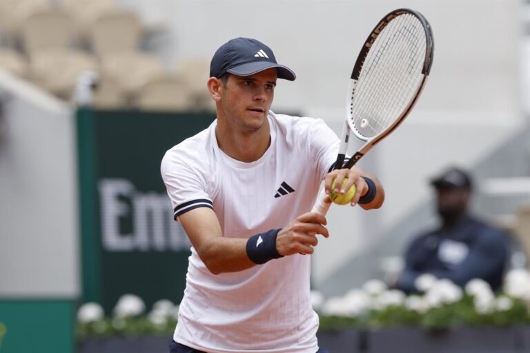 Jódar se enfrenta a Zverev en cuartos de Roland Garros