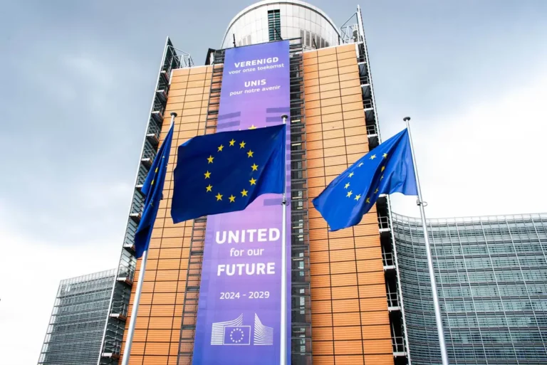 Bruselas amplía su investigación a España por las reglas aplicadas en la OPA de BBVA a Sabadell