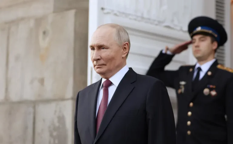 Putin afirma que el acuerdo con Ucrania no impide el control del Donbás