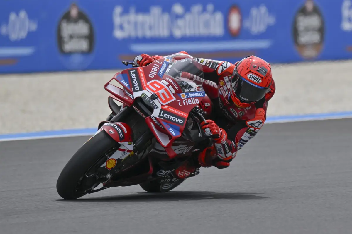 Marc Márquez comienza su remontada con una victoria al sprint en Hungría