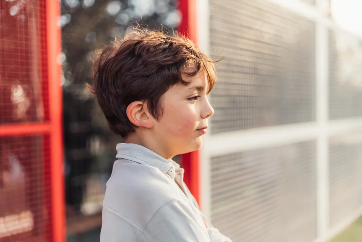 Síndrome de Tourette: síntomas y diferencias con los tics comunes