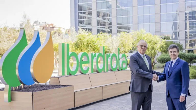 Iberdrola y Vodafone España firman un acuerdo para ofrecer servicios energéticos y de