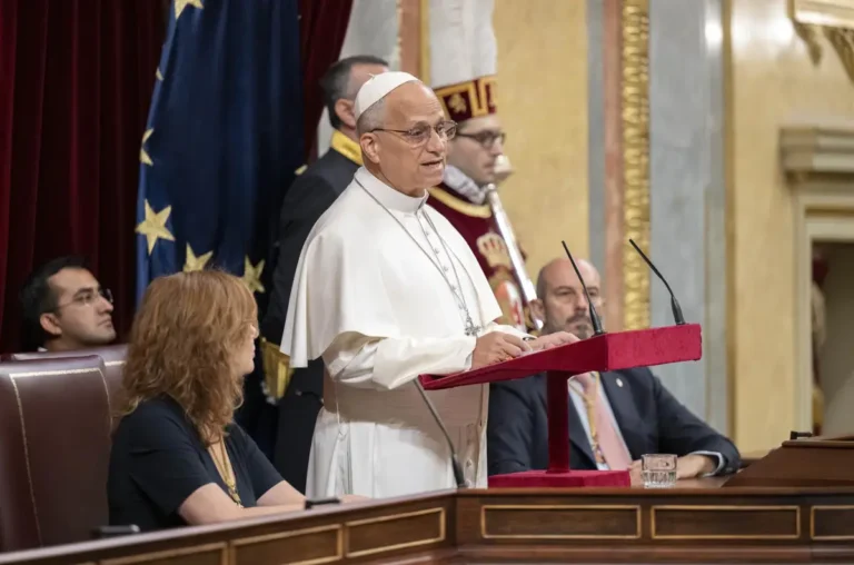 León XIV reconoce que sociedad e Iglesia "no siempre" estuvieron a la altura en la conquista de
