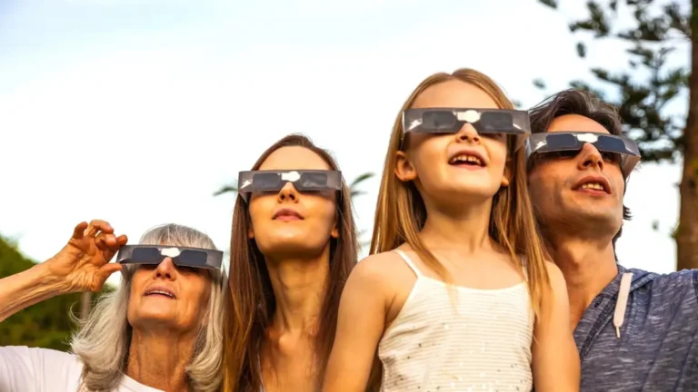 Observar un eclipse activa en el cerebro humano los circuitos de la maravilla
