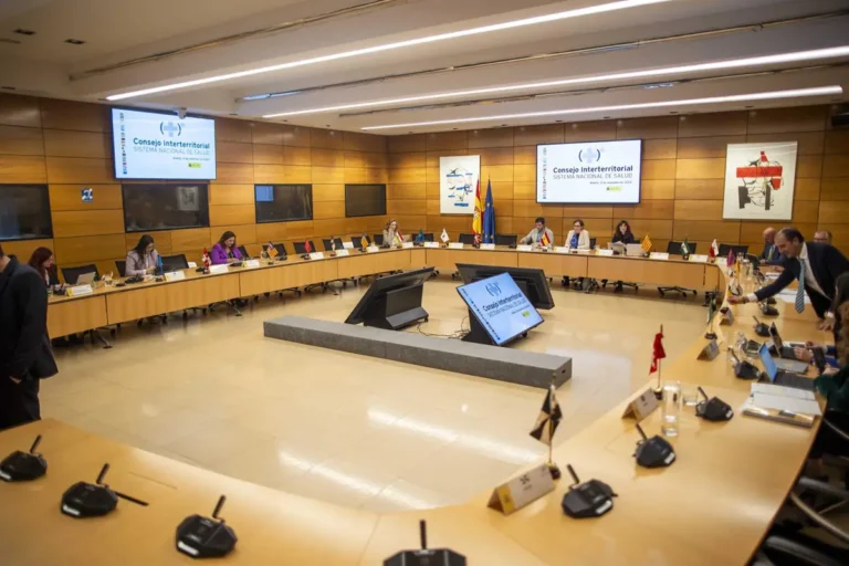Sanidad convoca a las CCAA a un pleno extraordinario del Consejo Interterritorial sobre el Estatuto