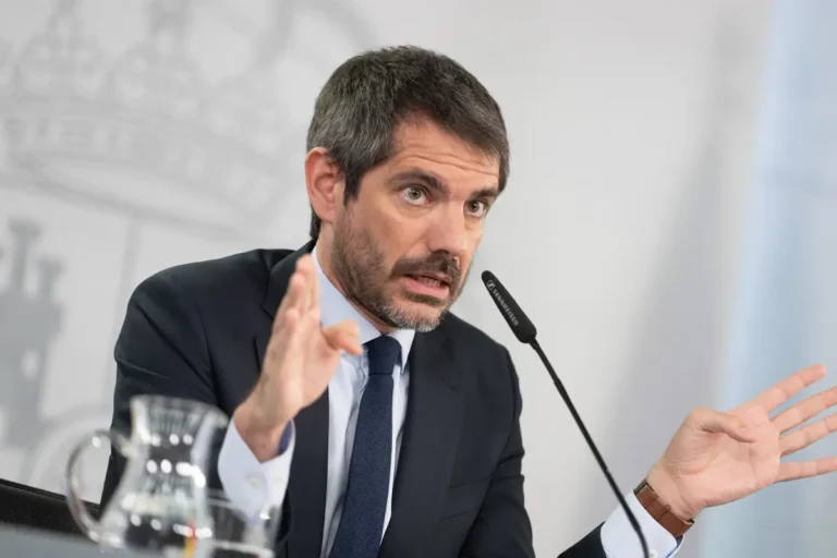 Urtasun presenta el Plan de Fomento de la Lectura 2026