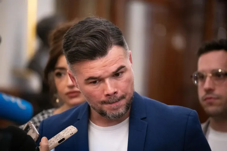 Rufián enfatiza su deseo de un frente de izquierdas en Cataluña, sin mencionar su vínculo con ERC