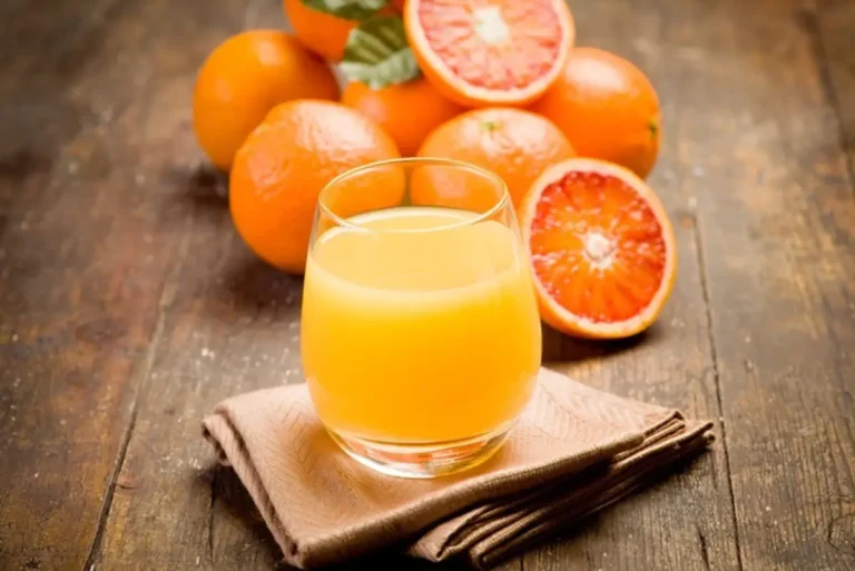 El efecto de la vitamina C en la salud cerebral de personas mayores según un estudio reciente