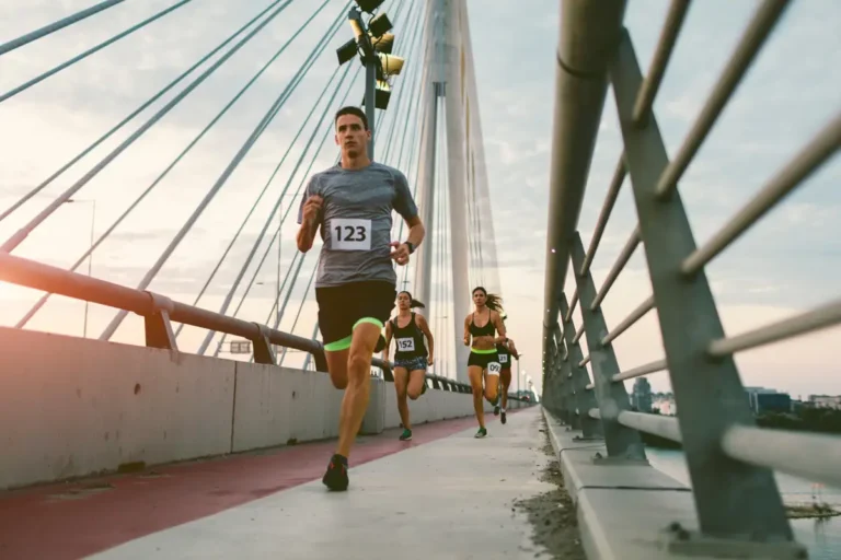 correr maratones afecta el corazón, pero su impacto positivo o negativo es incierto entre expertos