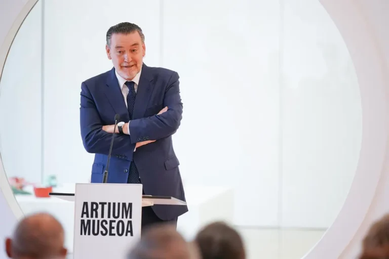 Miguel Zugaza reconoce que dejó pendiente unir las colecciones del Prado y del Reina Sofía