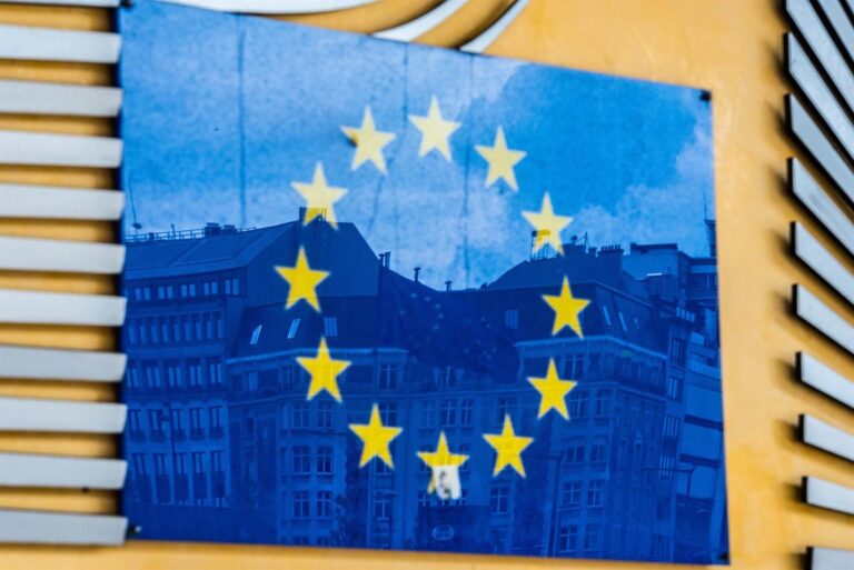 Bruselas exige a España adoptar mayores medidas contra la corrupción y reforzar las normas de