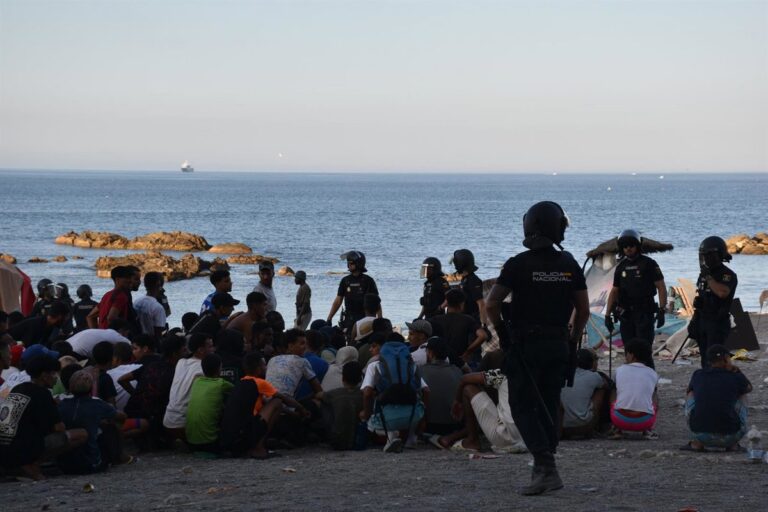 Jueces rechazan denegaciones masivas de asilo en Ceuta y exigen un análisis individualizado