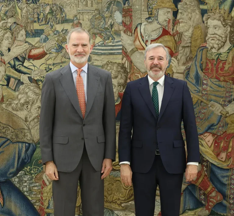 El rey Felipe VI se comunica con Azcón por la situación del incendio en Huesca
