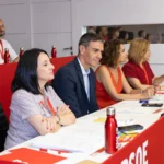El PSOE acusa a Feijóo de aprovechar su visita a Ceuta para avivar la tensión y hacer campaña