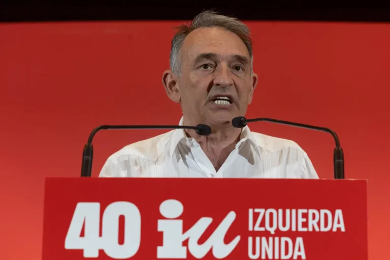 IU pide al Rey que se comunique con Mohamed VI por la situación en Ceuta: "Ya es hora"