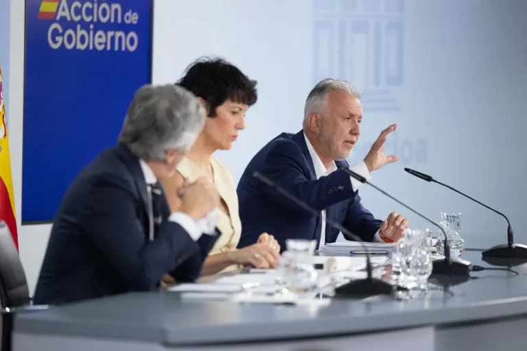 El Gobierno aprueba un real decreto para habilitar recursos en Ceuta y Sánchez comparecerá en el