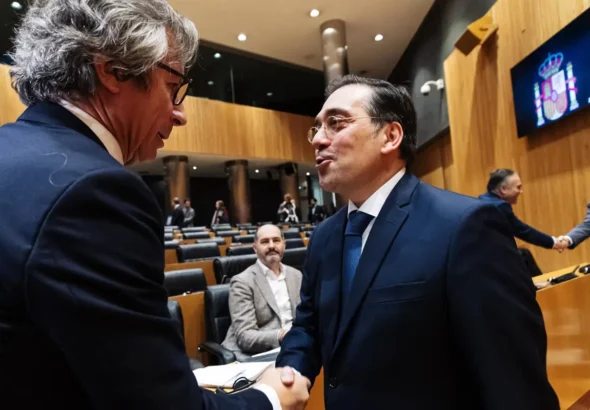 El PP critica a Albares por atribuir la crisis de Ceuta a "bulos" y Vox lo acusa de "colaborar"