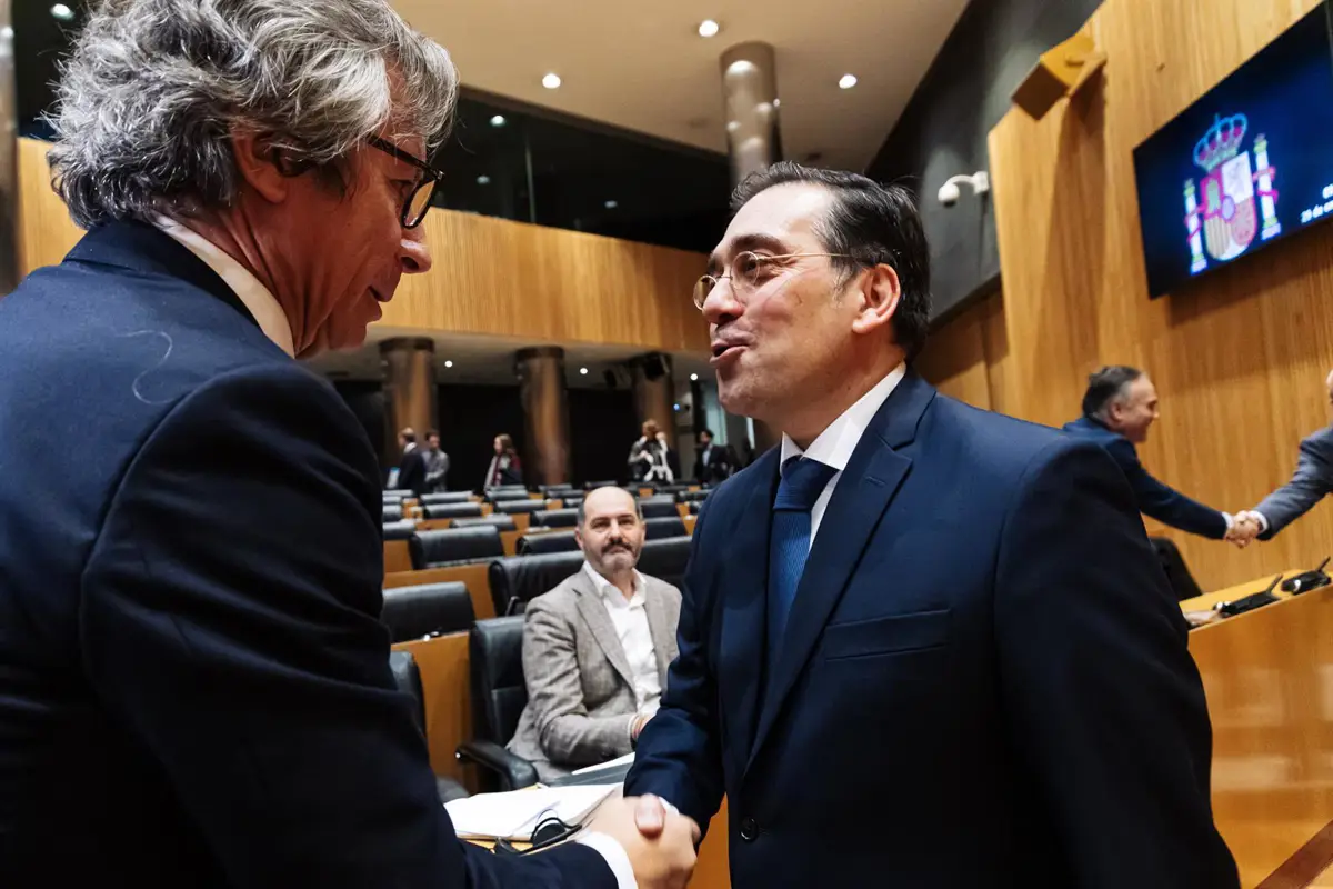 El PP critica a Albares por atribuir la crisis de Ceuta a "bulos" y Vox lo acusa de "colaborar"