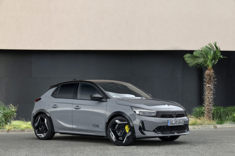Prueba del Opel Corsa GSE: un hot hatch de imponentes 281 CV
