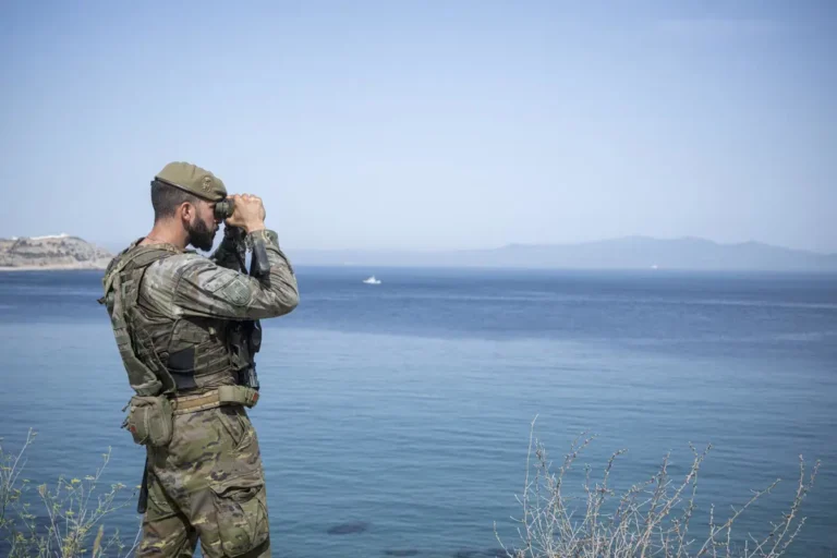 Una asociación militar denuncia agresiones a soldados en Ceuta por inmigrantes
