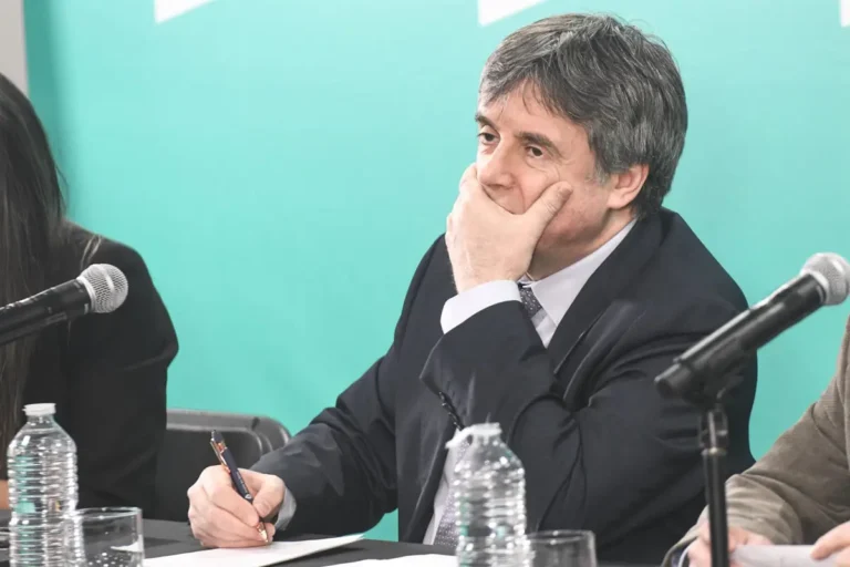 El TC revisa la amnistía mientras Puigdemont espera al Supremo para volver a España